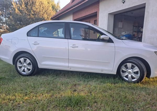 Skoda RAPID cena 29000 przebieg: 127300, rok produkcji 2016 z Pruchnik małe 29